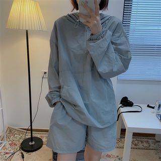 Hooded Windbreaker / Shorts