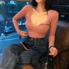 Long-sleeve V-neck T-shirt / Cropped Wide-leg Jeans