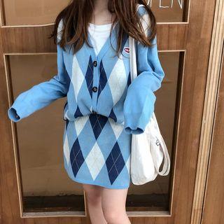 Diamond Plaid Cardigan / Mini A-line Knit Skirt