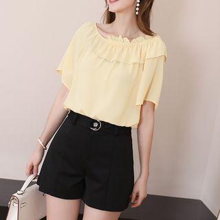 Off-shoulder Short-sleeve Top / Plain Shorts / Set