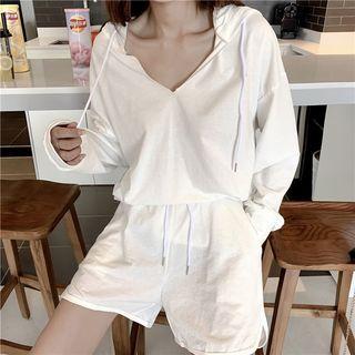 Long-sleeve Hooded Top / Wide Leg Shorts