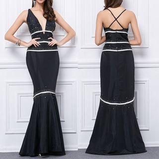 V-neck Sleeveless Mermaid Evening Gown