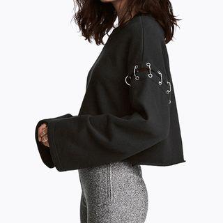 Hoop Detail Cropped Pullover