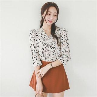 V-neck 3/4-sleeve Patterned Blouse