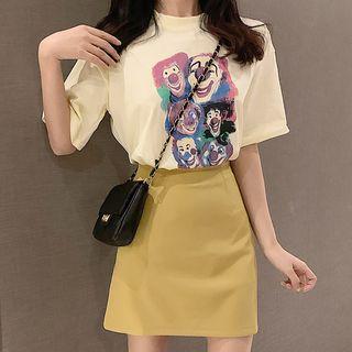 Printed Short-sleeve T-shirt / Plain A-line Skirt