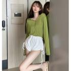 V-neck Loose-fit Light T-shirt / Drawstring-side Hot Shorts
