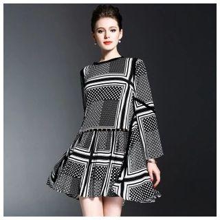 V-neck Sleeveless Cropped Jumpsuit / Printed Long-sleeve Mini Shift Dress