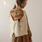 Button-side Flower-embroidered Vest