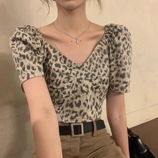 Short-sleeve Leopard Print Crop Top