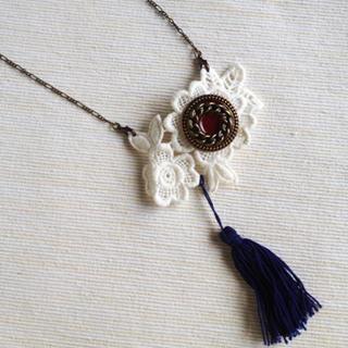 Vintage Lace 2-way Necklace/brooch (navy) One Size