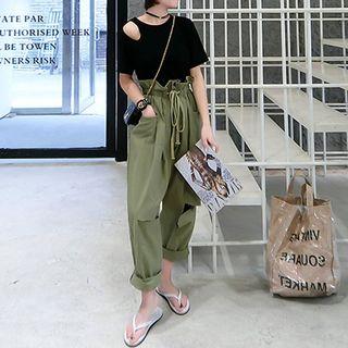 Set: Cut Out Detail Short Sleeve T-shirt + Ripped Straight Cut Pants
