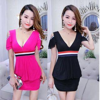 V-neck Cutout Shoulder Short-sleeve Dress