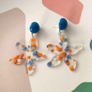 Floral Acrylic Ear Stud