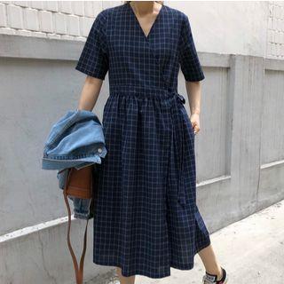 V-neck Plaid Short-sleeve Midi Dress