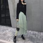 Plain Long-sleeve T-shirt / Tiered Midi Skirt