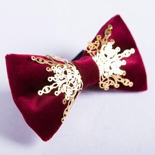 Accented Bow-tie