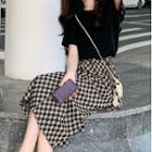 Checkerboard Midi A-line Skirt / Lettering T-shirt
