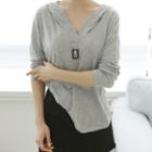 Hooded V-neck T-shirt