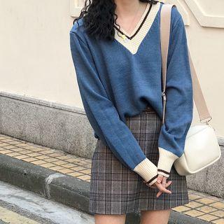Color Block V Neck Knit Top