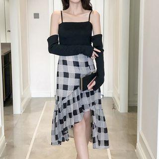 Set: Sleeveless Top + Ruffled Check Skirt