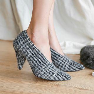 Cone-heel Pointy Check Fluffy Pumps