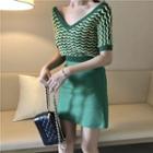 Short-sleeve Wave Pattern V-neck Knit Top / A-line Skirt