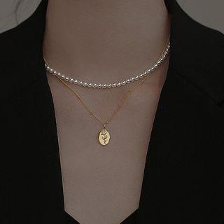 Faux Pearl Necklace / Rose Pendant Necklace / Set