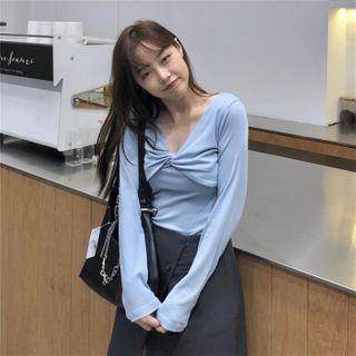 Long-sleeve V-neck Cropped Top / Spaghetti Strap Top
