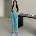 Slim-fit Crop T-shirt / High-waist Straight-cut Dress Pants