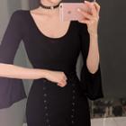 Scoop-neck Slit-sleeve T-shirt