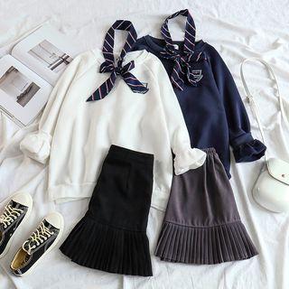 Sweatshirt / Pleated A-line Mini Skirt