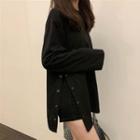 Button-side Long-sleeve T-shirt