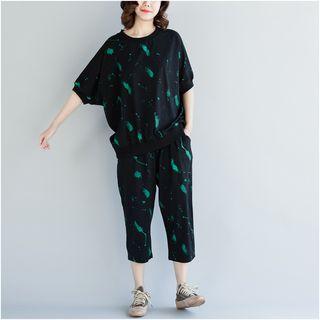 Set: Printed Elbow-sleeve T-shirt + Cropped Pants