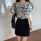 Puff-sleeve Printed Crop Top / Fitted Mini Skirt