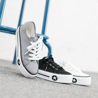 Star Pattern Sneakers