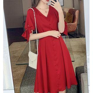Short-sleeve Plain V-neck Midi Dress