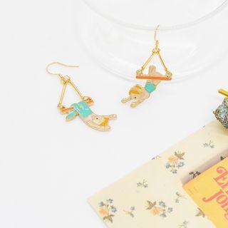 Non-matching Alloy Trapeze Dangle Earring