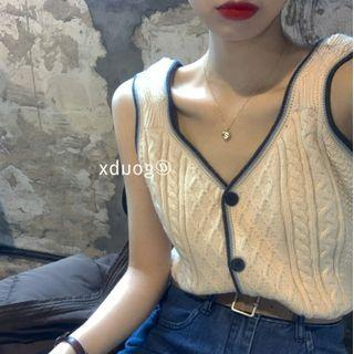 Contrast Trim Button-up Cable-knit Sweater Vest