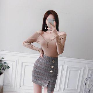 Chain Strap Off-shoulder Top