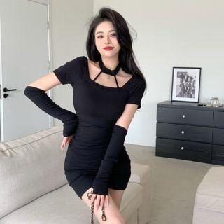 Set: Short-sleeve Halter Neck Mini Sheath Dress + Oversleeves Black - One Size