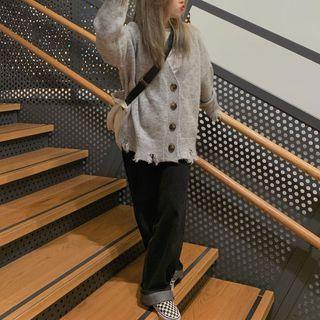 Set : Asymmetrical Ripped Cardigan Knit + High-waist Shift Jeans