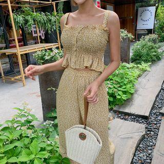 Set: Sleeveless Smocked Pattern Top + Band-waist Pants