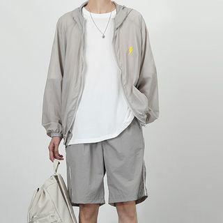 Short-sleeve T-shirt / Shorts / Embroidered Hooded Zip-up Jacket / Set
