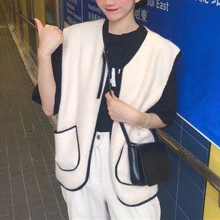 Pocket Detail Vest / Lettering Short-sleeve T-shirt