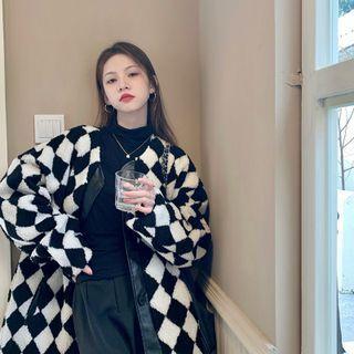 Diamond Pattern Fleece Button Jacket Black & White - One Size
