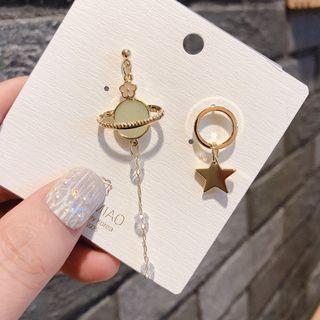 Non-matching Alloy Planet & Star Dangle Earring