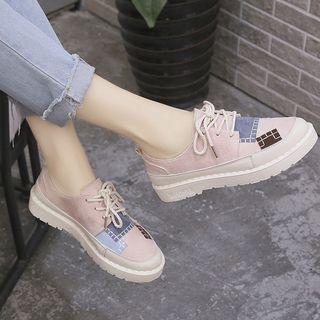 Applique Platform Lace Up Shoes