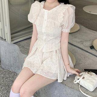 Puff-sleeve Eyelet Lace Ruffled Blouse / A-line Skirt
