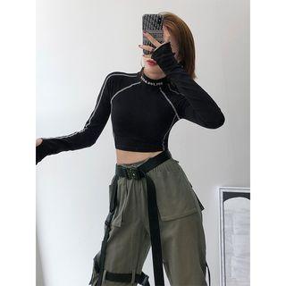 Thumb-hole Stitched Crop T-shirt
