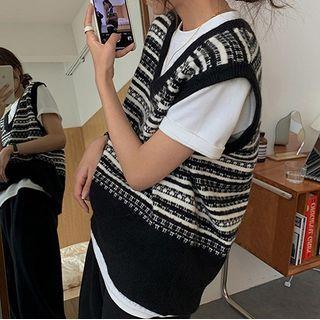 V-neck Striped Knit Vest Black - One Size